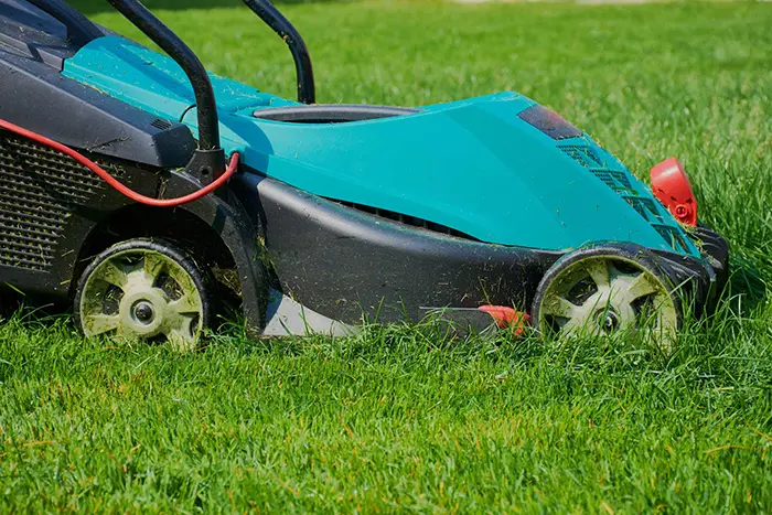 How to Mow A Lawn in Lowell, MA